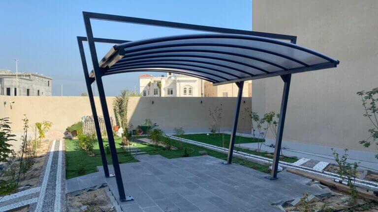 المظلات والسواتر